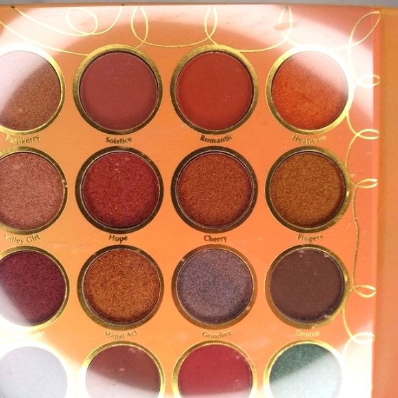Encanto Eye and Face Palette - Picture 6 of 10